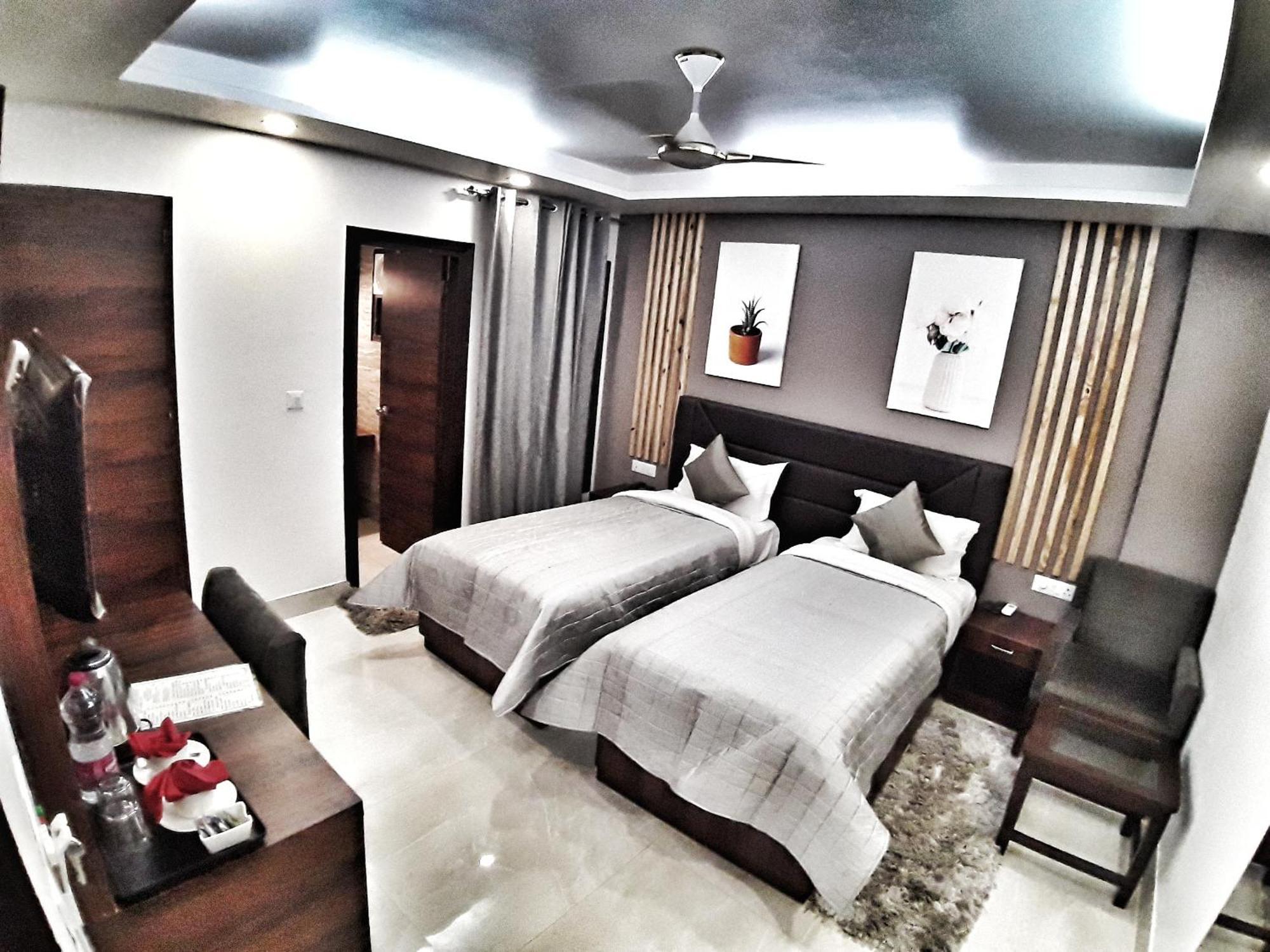 Airport Hotel Delhi Aerocity, 15 Mins Yashobhoomi Nueva Delhi Exterior foto