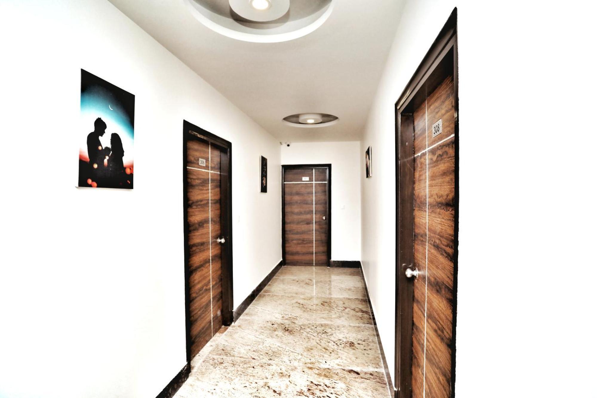 Airport Hotel Delhi Aerocity, 15 Mins Yashobhoomi Nueva Delhi Exterior foto